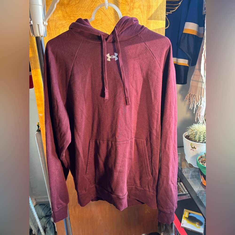 Under Armour Men's Burgundy Hoodie